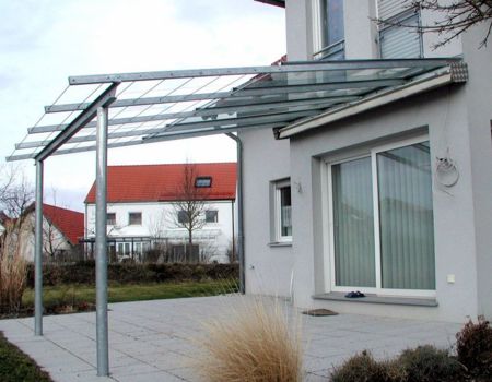 Terrassenüberdachung verzinkt mit Seilspannung zum Beranken  zum Beranken von Kletterpflanzen