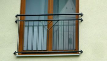 Absturzgeländer, französischer Balkon pulverbeschichtet mit Dreiecksapplikation