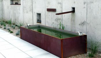 Brunnen aus Cortenstahl mit V2A Edelstahl Innenbecken
