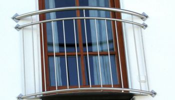 Absturzgeländer, französischer Balkon V2A Edelstahl angerundet mit Austritt